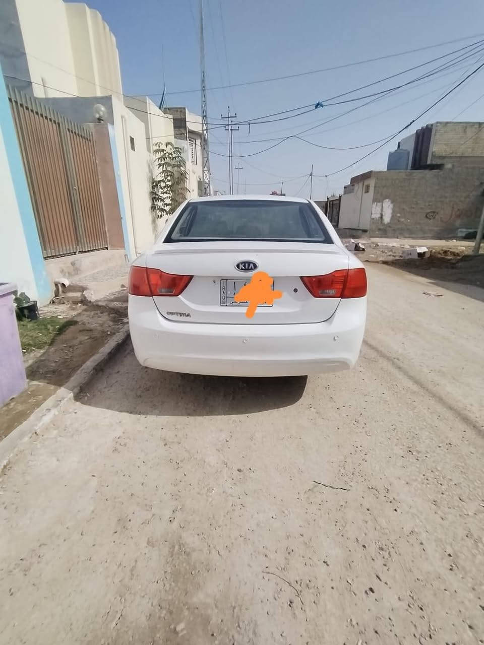 اوبتما ٢٠١٠ رقم كربلاء 
مكينه ٢٠٠٠ 
بيه صبغ كد الشبرين تقريبا بالجاملغ الخلفي بدون دواخل 
مكينه وكير خير من الله 
تخم تاير جديد 
تبريد ثلج 
غرفه  جديده
تحكم استيرن وبرده
حداديه استوني سويته جديده 
جاهزه من جميع النواحي بدون نقص
السعر ١٢٥ وبيه مجال للشراي

المكان  نجف كوفه 
***********
علمآ السيارة عليه غرامات ٤٠٠ الف ينزلن من سعره
