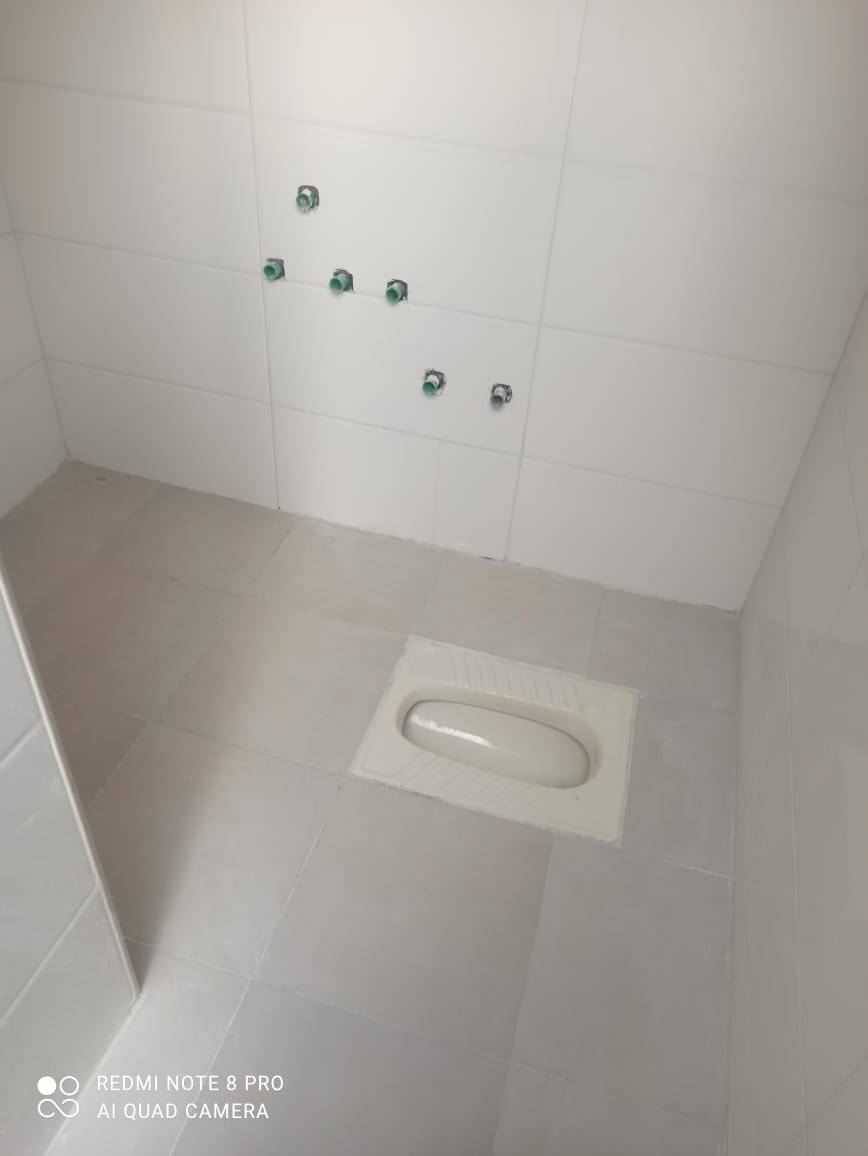 خلفة سيراميك جدران وارضيه  *********** المتر 8 الترميم المتر 10
