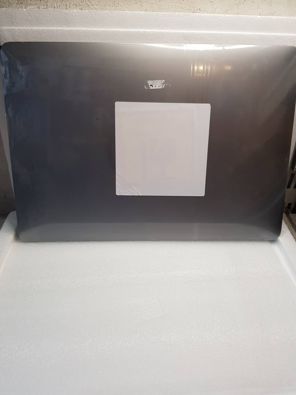 سلام عليكم 
متوفر شاشة Macbook 13 inch silver 
Model: 2159   2289   2251 
السعر 75 الف 
متوفر خدمة التوصيل الي جميع المحافظات
***********
***********
