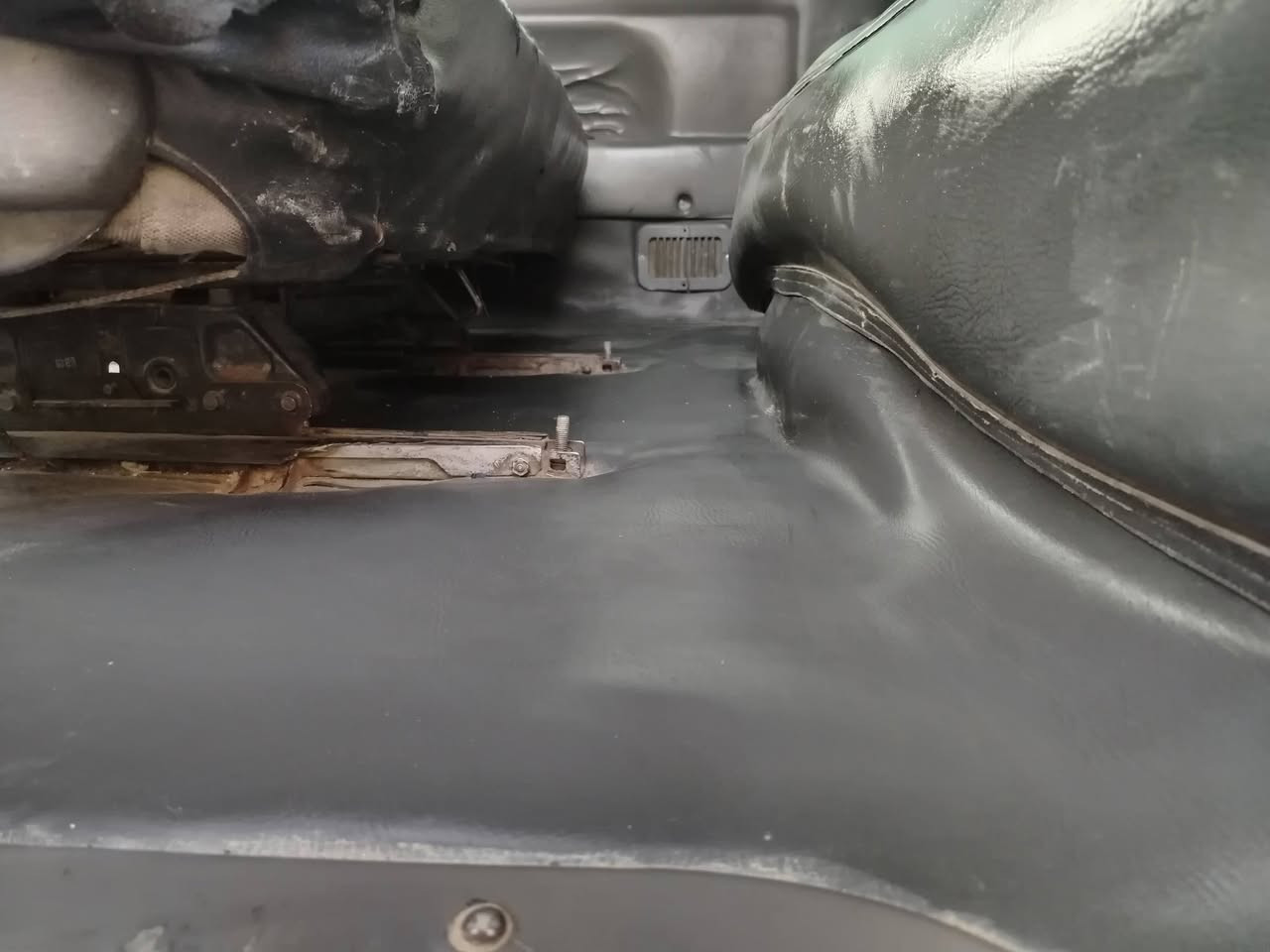 السلام عليكم كيا بريجو للبيع موديل 2000رقم صلاح الدين  اني صاحب شرعي  مكينه والكير شرط  تحويل مباشر  ***********
