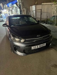 كيا ريو خليجي موديل ١٩ ماشية ٤٥ ألف السونار مرفق بيها للبيع للتواصل ٠٧...