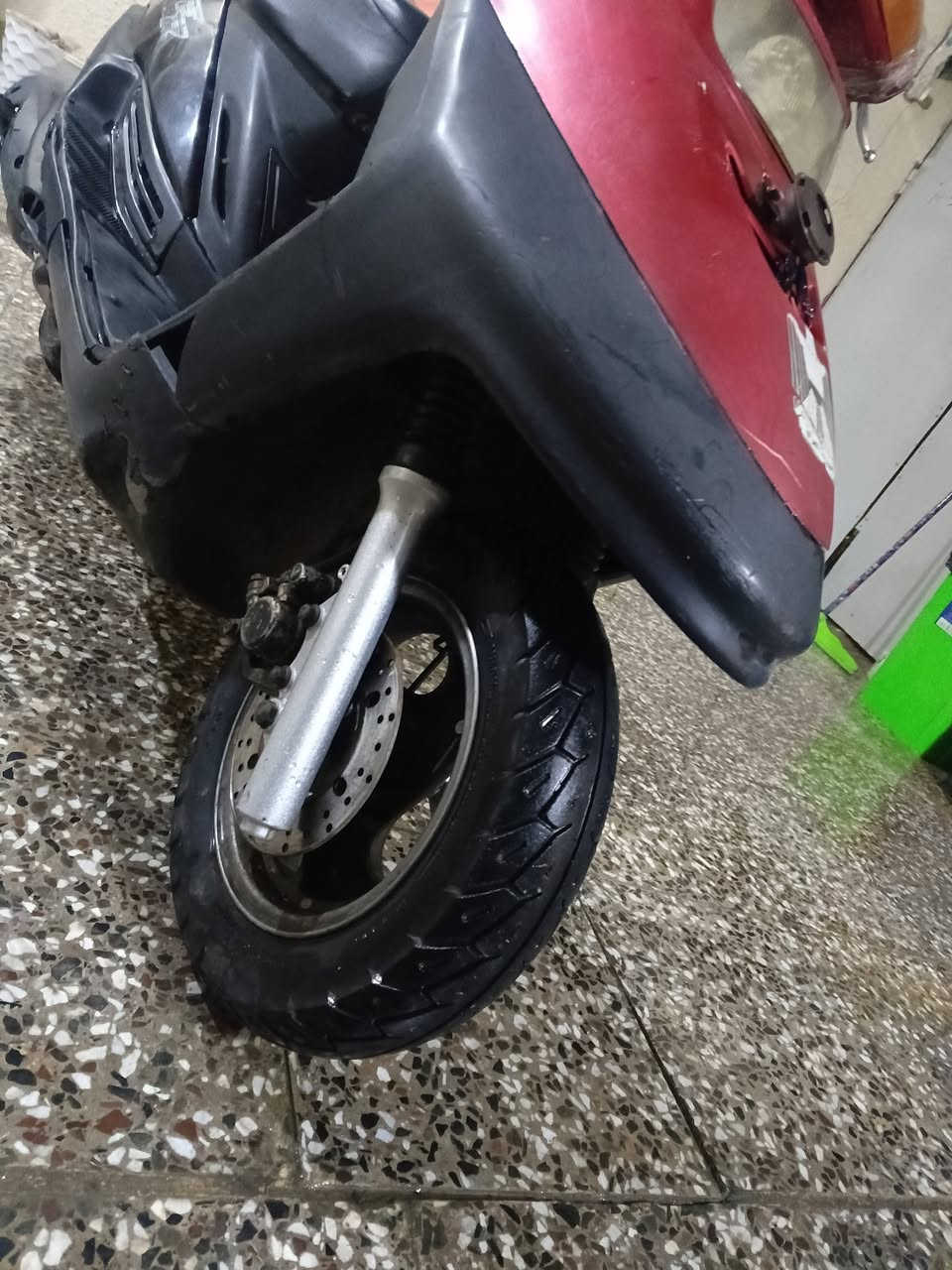 سلام عليكم دراجه فضأي 140دراجه مكينه خير من لله شلعه ومعدل كهربائياته شغاله قفل جنطه قفل أستيرن بريك أمامي خلفي كله شغله دراجه كامله سعر 200الف بيه مجال الشراي يتصل مكان بلديات للاستفسار الاتصال ***********
