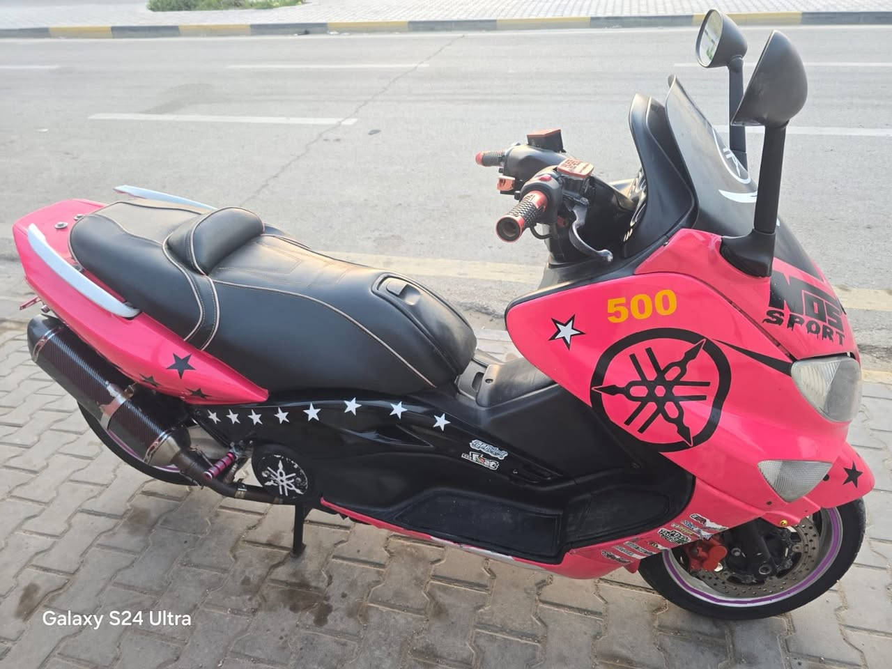 سلام عليكم تي ماكس 2008.    للبيع   دراجه مزوده 
مصبوغه جماليه 
مكاني كوت مركز مدينه.  
مكينته مفتوحه اومشتغليه شغل مضبوط 
يم مصطفى جي تي 
  هذا رقمي ***********
موجود واتساب 
سعر  2و 700 وبيه مجال
