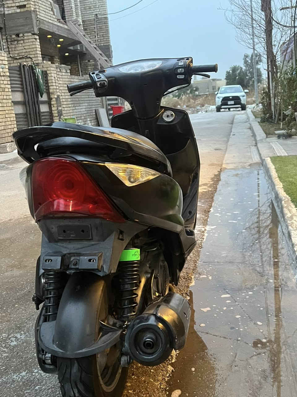 سلام عليكم دراجه ثعلب لون اسود دراجه نضيفه كفرات بلديه بس لخلفيات لونهن اسود طافي دراجه اي نواقص مابيه لايت زنون كهربائيات كله شغاله  
ناقصه شغله واحد بس قبق بانزين 
السعر 600 وبيه مجال 
الرقم ***********
العنوان بغداد الدوره
