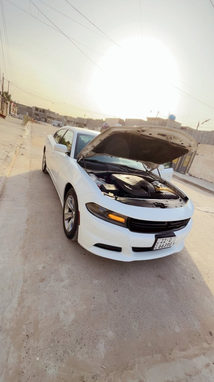 السلام عليكم دوج جارجر موديل 2019اكلين بيه بس بارد بلباب لوره السايق مواصفات SXTمكينه3600تخم تاير حداديه كامله رقم جديد تحويل مباشر السياره باسمي متواجد ع فيس وع رقم ***********
