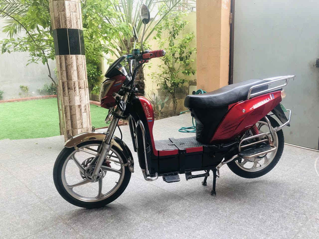 دراجة هارلي 2024 الباب اول
- نضافة كدام عينكم
- كهربائية كلها مفولة 
- سويج عدد اثنين وبصمة تشغيل عن بعد ومانع سرقة
- مبدل تاير بلجديد 
-مبدل مجمع بلجديد شرط كلا اصلي
-دراجة على ايدي مال جمعية اول بيعة هاي 
- غراضة كاملات شاحنة بلادية + درع اضافي
البطاريات علفحص
السعر 475 وبيها مجال حك جيتك
للتواصل ***********
