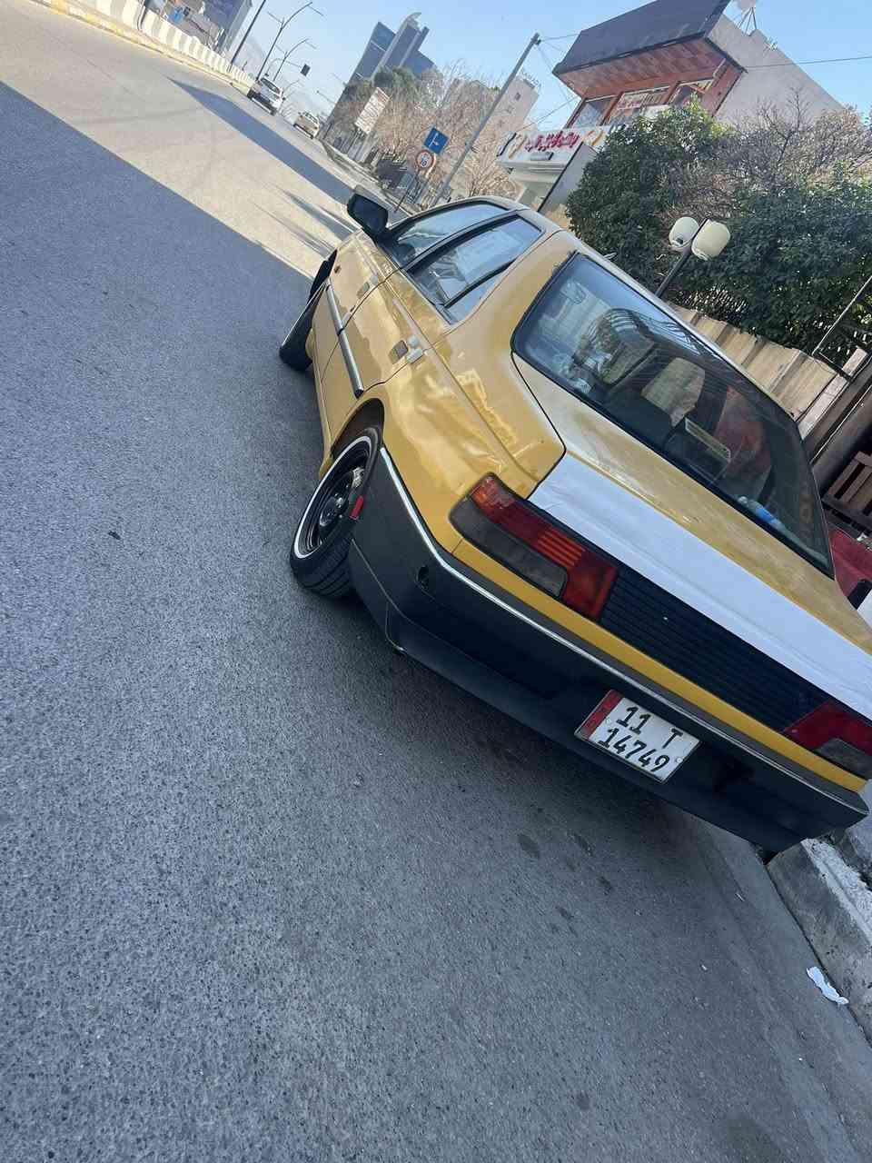 سلام عليكم بيجو موديل 9 كفالة عامة اب اسمي تحويل ثاني يوم ترايك للبصرة كير ومكينة كفالة لا تبخير ولا تنقيص تبريد وية لسويج مكاني سيدية حي لعلام مصفرة هيئة وغرامات *********** داخل وجنطة كلة جلد وبيها هواي شغلات بعد خابر ودلل
