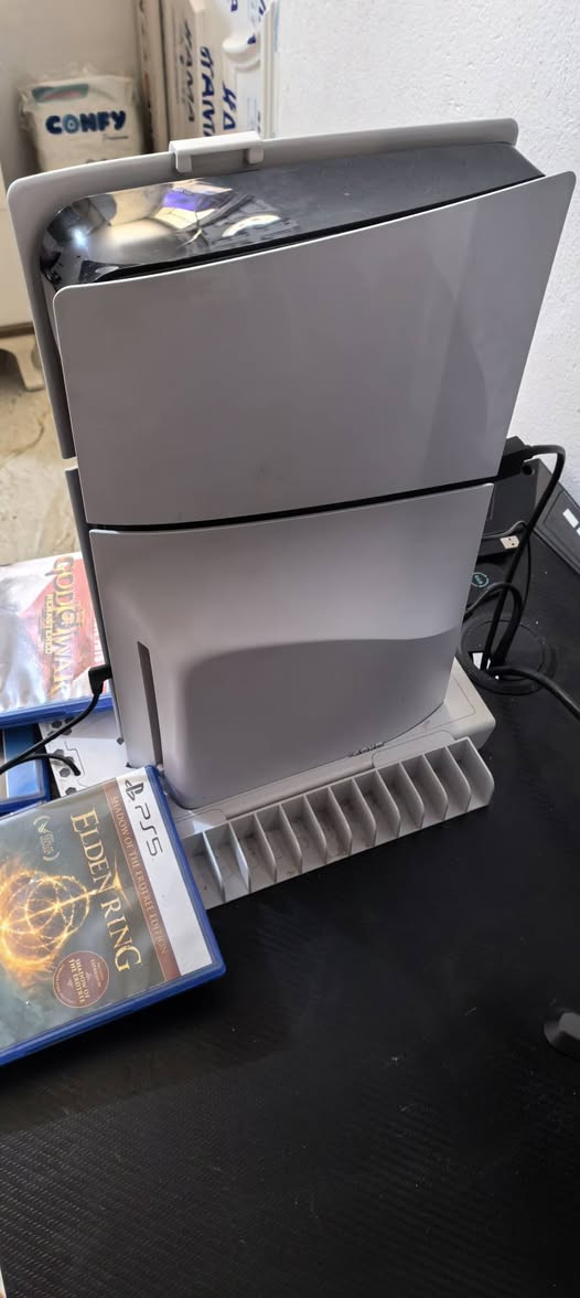 Ps5 سلم
١تيرا اونلاين مع ٤ اقراص و جوستك الاصليه مالته
مامفتوح و لا مصلح مع ستاند ومبرد 
للبيع


**إذا كنت صاحب هذا الإعلان وتريد حذفه لأي سبب، رجاءا أرسل رسالة إلى الدعم الفني**