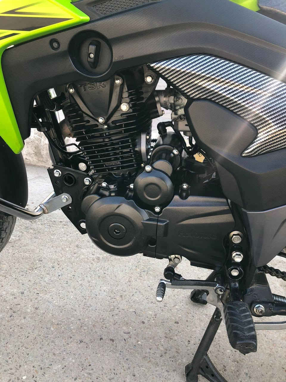 سلام عليكم هاوجي للبيع موديل 2023 مسجل واكامل ارقام انكليزي كامل تحويل ثاني يوم دراجه نضيفه مال جناي مكان الدراجة الرمادي شارع 40   للبيع او مراوس  السعر خاص التفاصيل عبر رقم الهاتف ***********
