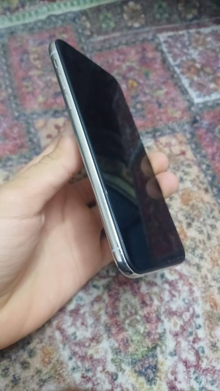 سلام عليكم تلفون ايفون اكس نضافه كدامكم 90% بطاريه 70 الله شاهد معوز واريد ابيعه كلشي شغال بي تفحصه قبل ما تاخذه 160 وبي مجال الجيه الرقم *********** واتس
