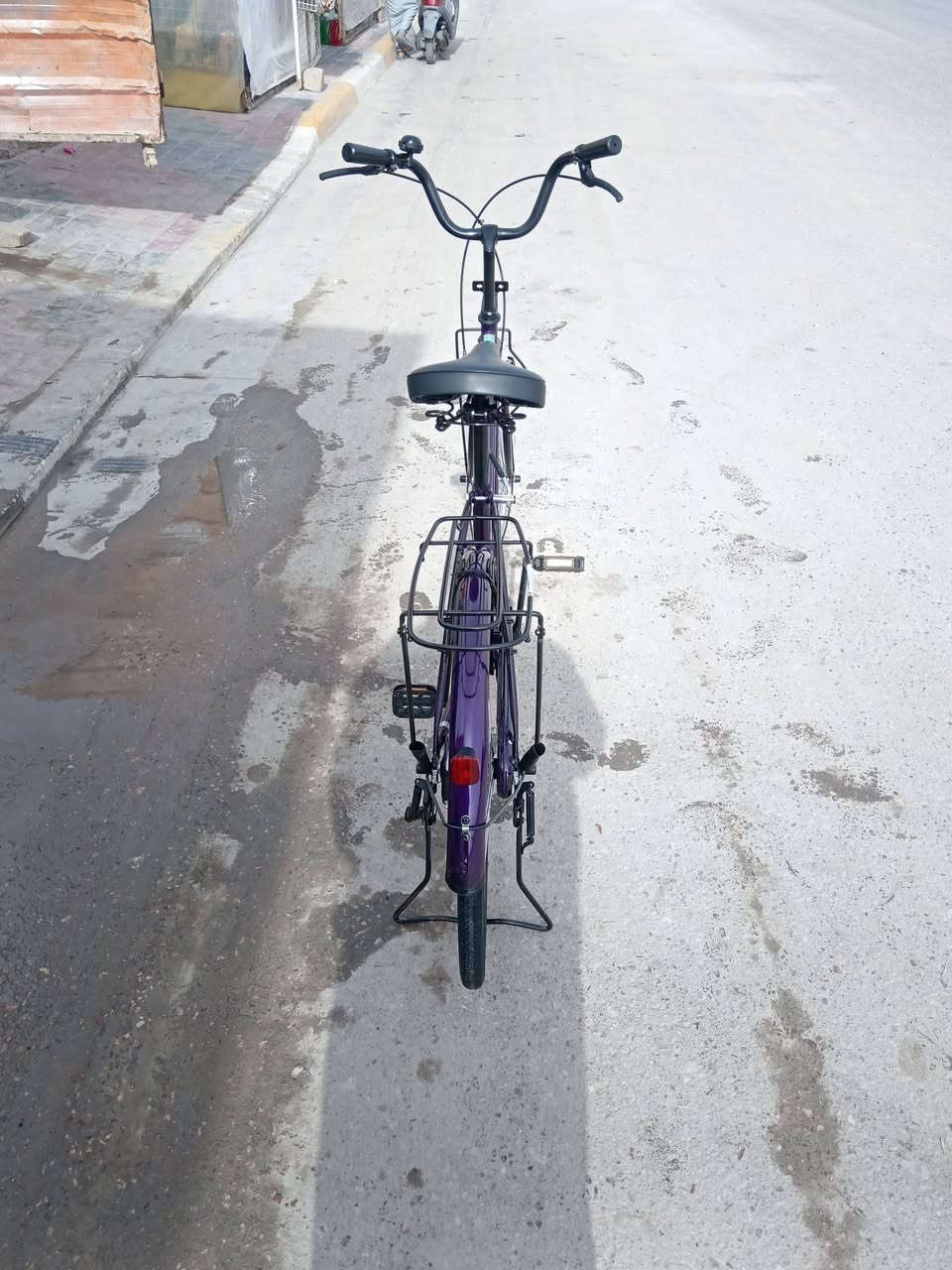 السلام عليكم بايسكل للبيع موديل 25 غراضه كامله كربلاء حي النظال سعر 140 وبي مجال بسيط ***********
