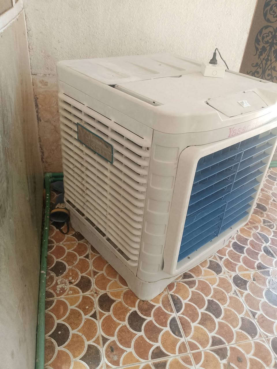 مبردة حجم كبير شرط شغل جاهزة ***********
