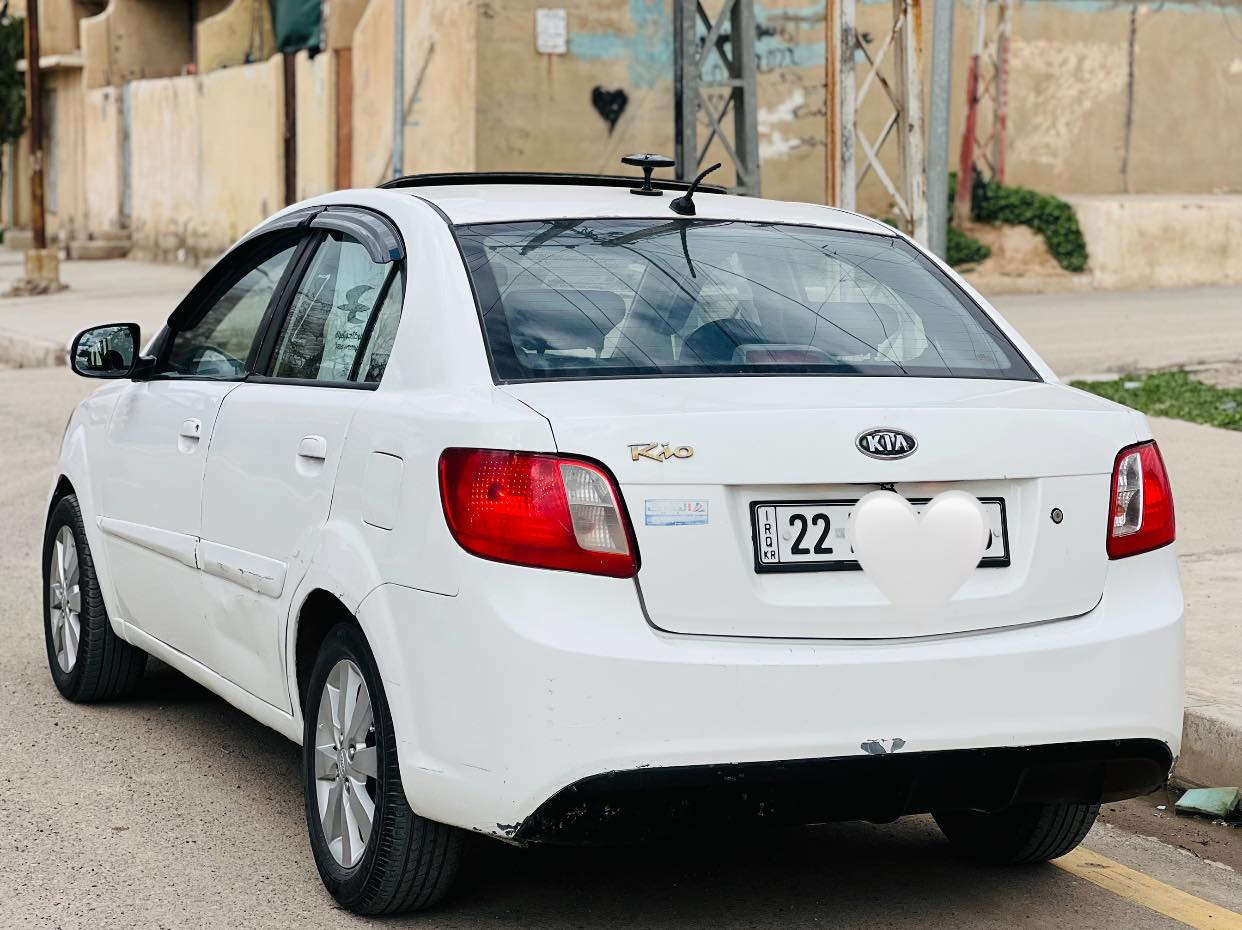 كيا ريو مواصفات برايد
رقم اربيل الدولي مسطرة جديدة
موديل ٢٠١١
لون ابيض 
سلايت روف
قفل مركزي
داخل انارة احمر دشبول
تبريد شاشة
تحكم ستيرن جهتين
اشارة بلمراية+تحكم كهرباء
شاشة اندرويد +كامرة خلفية
كير محرك فول
بيها صبغ قطع ابيع حزام 
السعر ٨٠ ورقة وبي مجال 
التواصل على الارقام 
مكاني الموصل الايسر 
***********
***********
