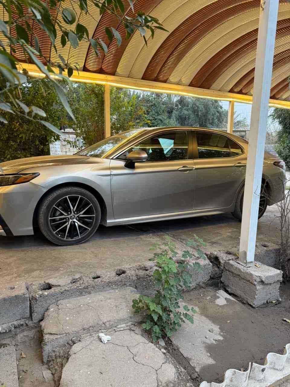 السلام عليكم 
كامري للبيع موديل ٢٣ معوقين وكاله عامه رقم بغداد شبه مميز 
حادث خفيف جاملغ فقط بدون دواخل ولا ايراباك  

محرك ٢٥٠٠ 
مواصفات (se )معروفه  
 صور حادث مرفقه بل منشور 
سياره ماشيه ٦٥ 
 مكان سياره( بغداد)

***********
