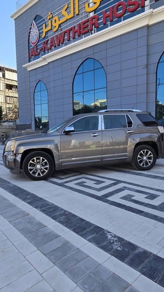 السلام عليكم 
جمسي تيران 2012 ستة سلندر فول مواصفات 
بيهه ضربة بالبيبان والجاملغ الخلفي مبينات بالصور مامصلحة
محرك جديد ويالة جدد بالجيس ادامة كاملة السعر 90 قفل
مكاني البصرة شط العرب الرقم *********** البصرة, العراق
