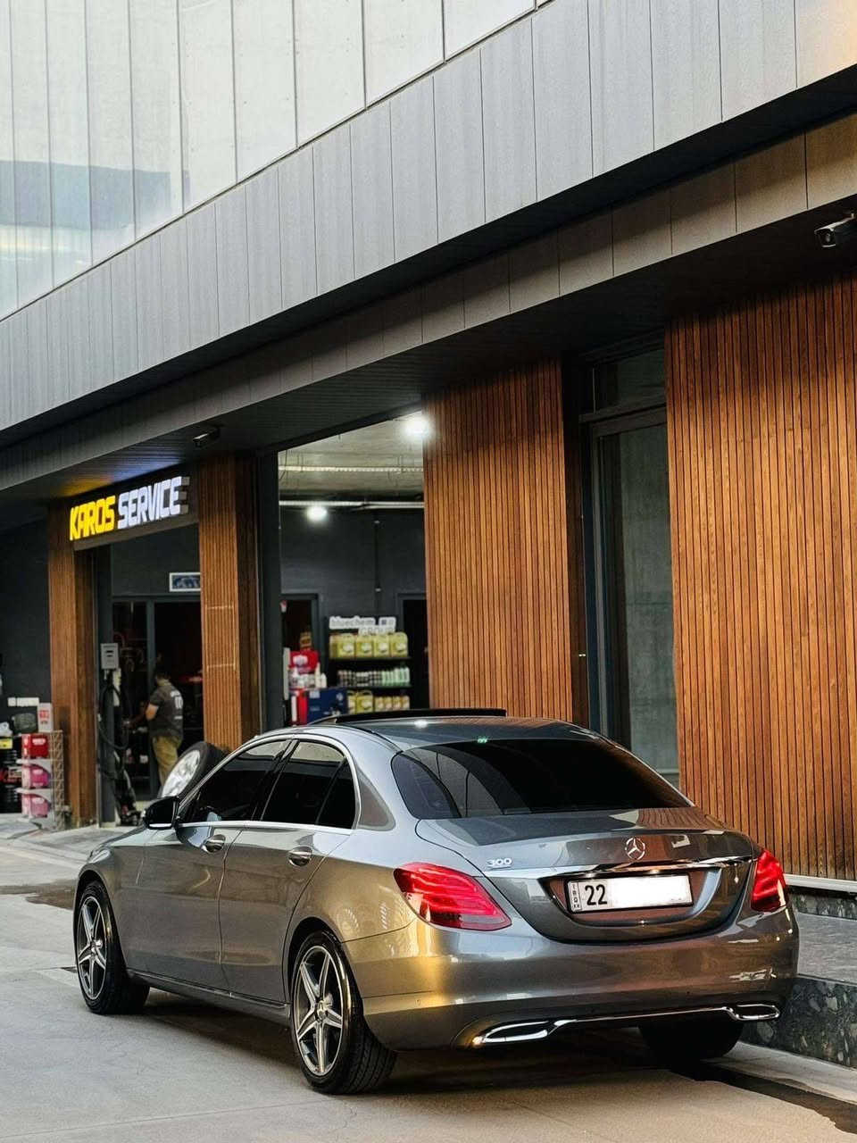 مرسيدس c300 موديل 17 وارد المانيا
محرك 2000 توربو ارغب نوع نظام الدفع خلفي ( تو ويل )
كير محرك كهربائيات كفاله عامه برغي ممفتوح بيها
صور السونار مرفقه
رقم سنويه هزة فحص جديد
وكاله او تحويل نفس اليوم
المواصفات ..بيه باج تضليل من مرور أربيل 
فووول مواصفات : داخل جلد اسود .. كشنات هيتر + تبريد .. كشنات خزن .. كشنات كهرباء .. بانوراما .. دبل ماوز .. ساماعات بروماستر . بصمة تشغيل .. بصمة ابواب .. رادار جانبي .. رادار امامي .. شاشة جبيرة .. كاميرا دواره .. ستيرن خزن وكهرباء .. لايتات ليد .. بك لايت ليد .. دواخل ليد متغير .. مري شفط وكلاب .. دواخل مطعم صاج .. حساسات خلفيه .. تبريد مركزي قطعتين ..السعر 180 وبي مجال للاستفسار ***********
