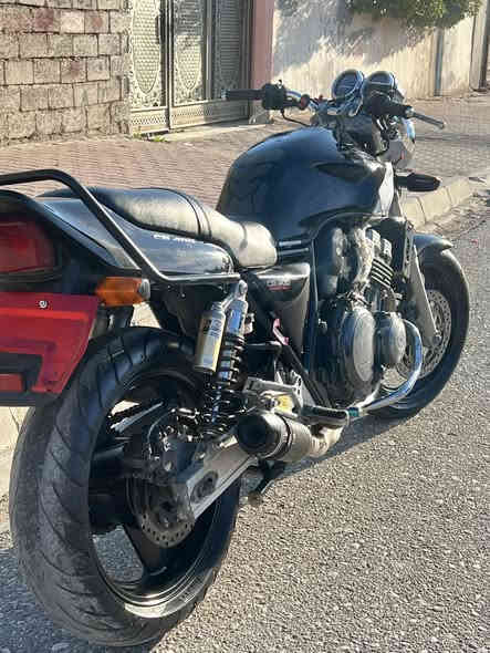 سلام عليكم سي بي فور جيل اول موديل 99
دارجة كفاله عامه كير محرك كهربيات 
اورقها كامله 
ادمه كامله عليها من كلشي 
برغي نقص مابيها محرك برغي ممفتوح بيها 
العنوان كركوك السعر 17بيها مجال للا شراي 
*********** فقط بيع
