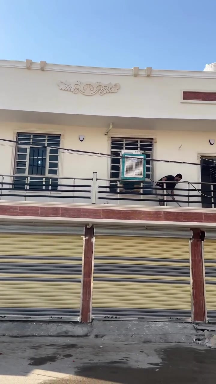 اللهم صل على محمد وآل محمد

بنايه للبيع تحتوي على شقه واربع محلات 
دوانم الشعله شارع سكله ابو موسى

***********
