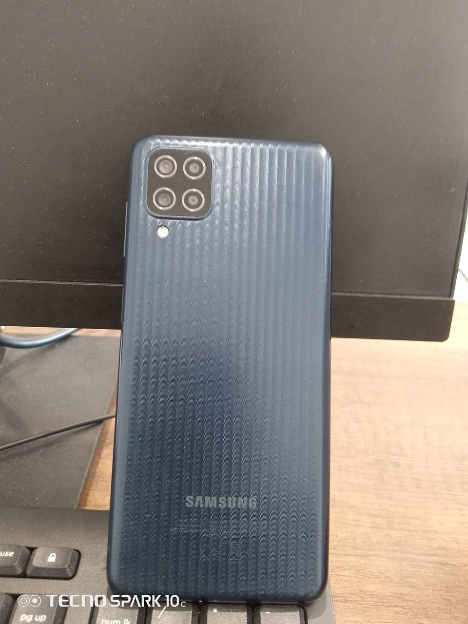 M12 للبيع نضيف جدأ شاشة تم تبديلها اصلي السعر80 الهاتف ***********
