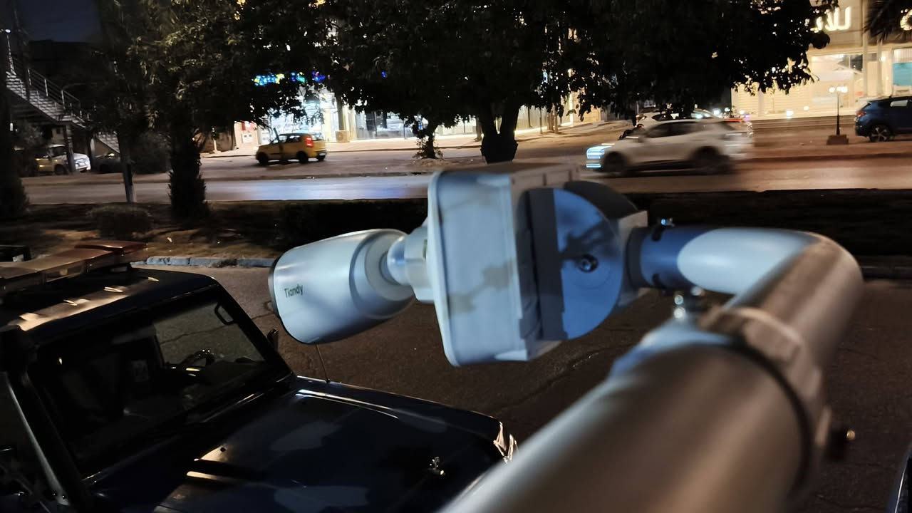 اليوم كملنا إعادة تنصيب منظومة كاميرات tiandy IP بدقّة 4MP و2MP في منطقة حي العامل ، مع تسليك دفن احترافي بالكامل..
المنظومة كانت مستخدمة سابقاً وتم إعادة تأهيلها وربطها على الإنترنت، والعميل يكدر يشاهد الكامرات من التلفون بأي وقت.
الشغل نظيف، مرتب، ويعطي أفضل أداء ممكن من نفس الكامرات بدون شراء جديد.
نضمن لك جودة تنفيذ عالية وحلول مراقبة فعّالة تناسب ميزانيتك.
للاستفسار والحجز *********** 

#انظمة_امنية #دهوا #كامرات_بغداد #كاميرات_دورة
#تنصيب_كاميرات #مهندس_شبكات #الفائز_للمراقبة_الذكية
#كاميرات_صوت_وصورة #صيانة_كاميرات #Monitoring
#Security_Systems #Smart_Surveillance #IraqTech
#الدورة_بغداد #شغل_نضيف #تأسيس_دفن #ربط_انترنت
#مهندسين_العراق #حلول_الامن #CCTV_Iraq
#DahuaTechnology #Installation #Quality_Work
#Iraq #Baghdad #IraqSecurity #CCTV #FullHD
#NetworkSolutions #ProfessionalWork #SurveillanceSystem
#EngineeringLife #TechInIraq #IraqBusiness #SmartHome
