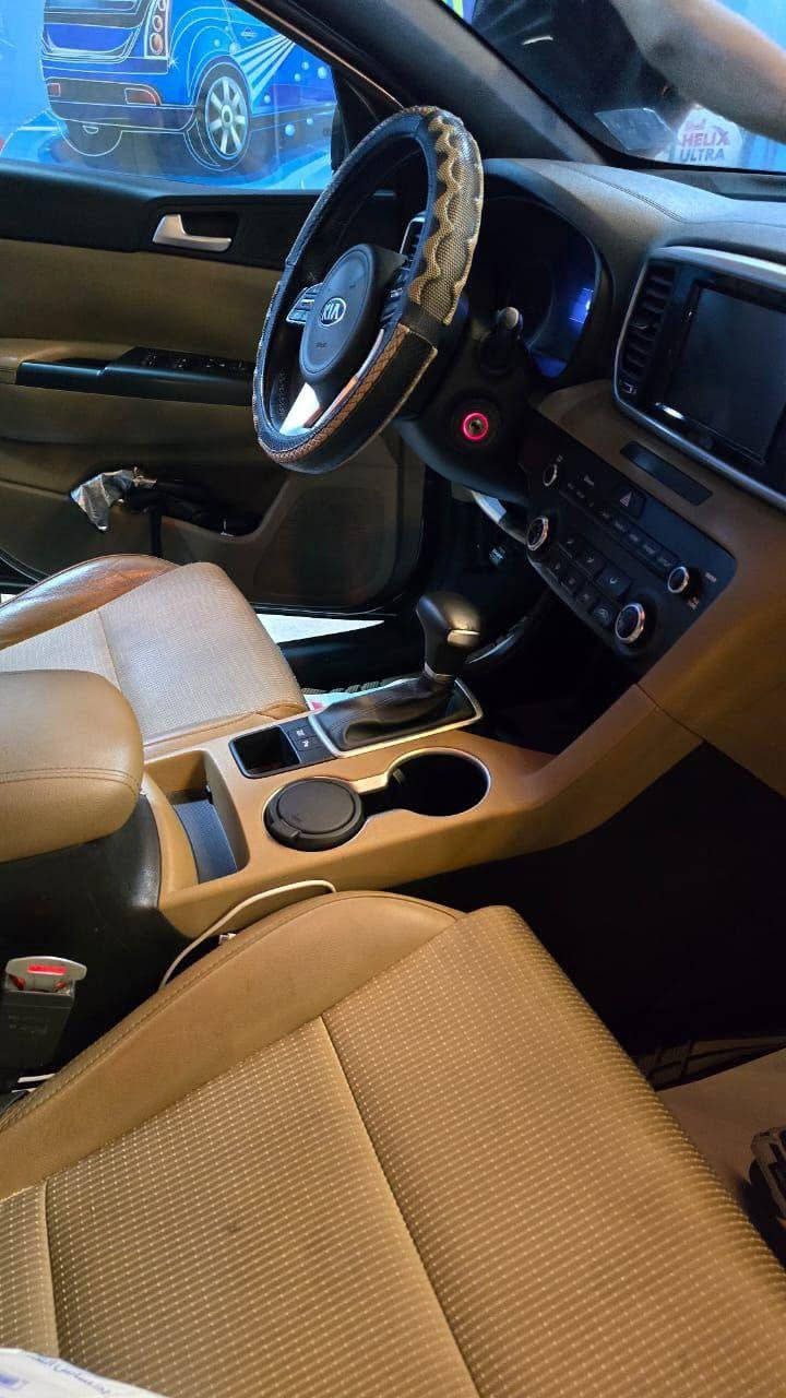 🚗 كيا سبورتج موديل 2020 للبيع
🔹 المواصفات:
 • محرك: 2000 سي سي دوش ⚙️
 • حساسات أمامية وخلفية 🔔
 • شاشة نافيكيشن أصلية 📺
 • مقاعد جلد ومخمل 🛋️
 • تحكمات ستيرن كاملة 🎮
 • درايف مود 🚙
 • كاميرا دوارة 📸
 • تبريد مقاعد قطعتين ❄️
 • شاشة وسطية ديجيتال 💻
 • ويل كب 🏎️
 • AUX + USB + Bluetooth 🔌
 • المسافة المقطوعة: 46,000 كم 🛣️
 • رقم بغداد الجديد 🏙️
 • مكفولة: خالية من الصبغ والحوادث والمشاكل الباردة 🔒

لمعرفه السعر اكتب "تم" يوصلك خاص📩

📞 للتواصل: ***********
