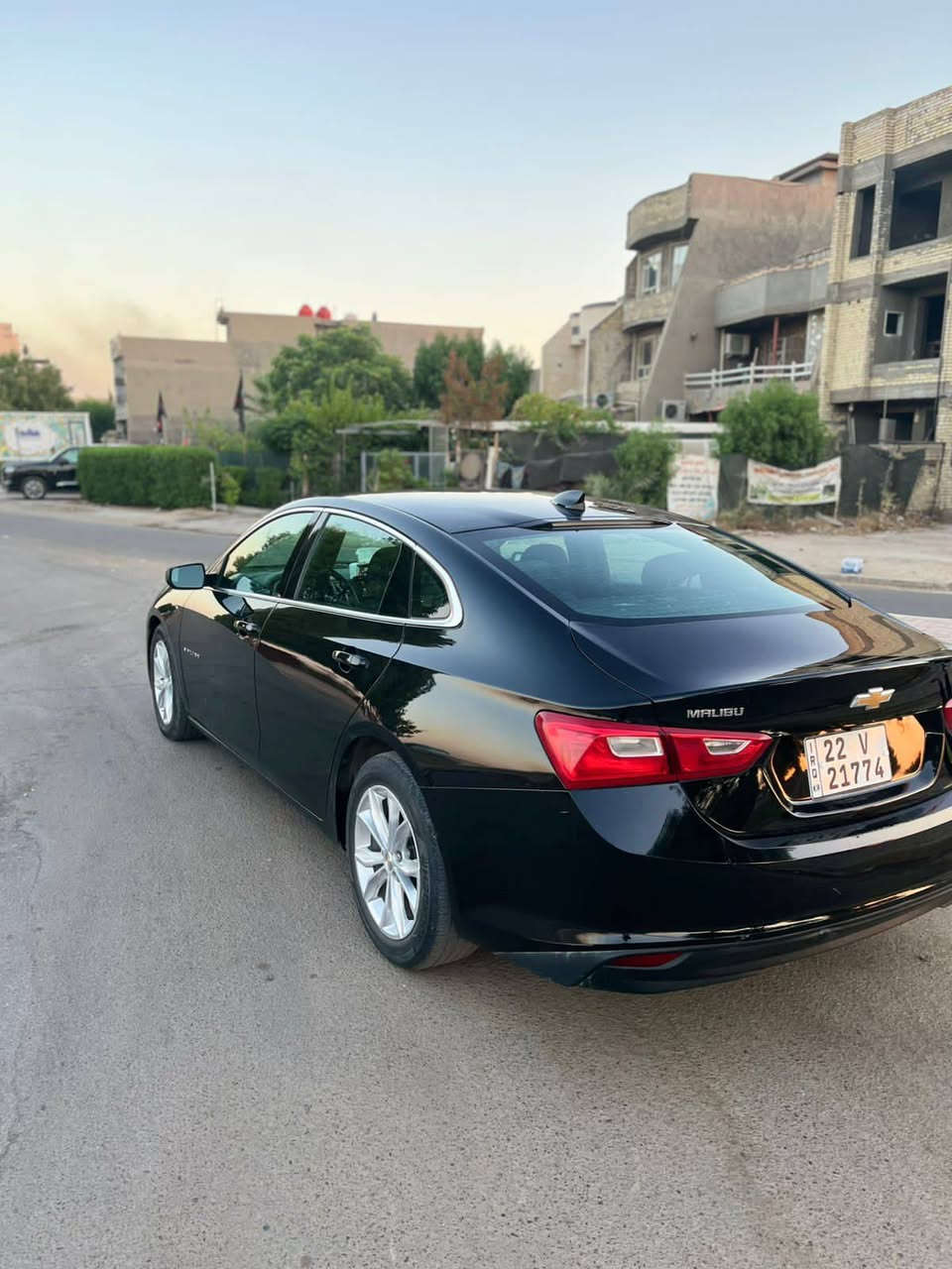 #المركبة : شيفرولية ماليبو موديل 2023 لون اسود
#الضرر : جاملغ وبنيد

•المواصفات :
▪️السيارة : #شيفرولية #ماليبو
▪️المحرك : 1.5L تربو (اربعة سلندر)
▪️حجم الويل : ويل كب البرمير حجم 19 اصل مع طقم تايرات بحالة ممتازة
▪️غرفة السيارة:كشنات السيارة مخمل اسود 
▪️شاشة الدشبول حجم كبير (ايباد) للتحكم بايعازات السيارة
▪️تحكم فول كهرباء لكرسي السائق والراكب
▪️بصمات عدد 2 للابواب مع بصمة جنطة وبصمة تشغيل وتشغيل عن بعد 
▪️تبريد قطعتين امامي وخلفي
▪️تدفئة لكشنات المقدمة
▪️سستم صوت
▪️تحكم ستيرن جهتين بلوتوث وحاكية وكروس سرعة وتحكم صوت 
▪️نظام ABS مانع انزلاق
▪️السيارة جديدة وبوضع الشركة.

السعر المطلوب : 132 ورقة مع المجال
 
الاتصال على : ***********
بغداد- الدوره
