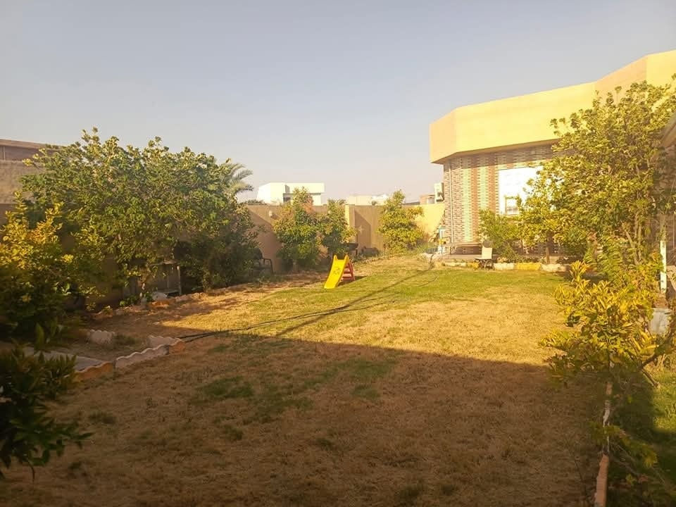 سلام عليكم
مشتمل + قطعه للبيع
الموقع صلاح الدين قضاء بلد حي الأمير خلف حيدر كوزر
تفاصيل المشتمل
جنس عقار طابو زراعي سند ٢٥
المساحه الكلي ٤١٨ متر
يحتوي على
كراج كبير
حديقه كبيره
صاله كبيره
مطبخ حار وبارد 
غرفه نوم
صحيات داخليه وخارجيه 
للاستفسار الاتصال على الأرقام التاليه
***********
***********
او مراجعة مكتب التمار للعقار الواقع شارع المحطه محلات الحاج عدنان
