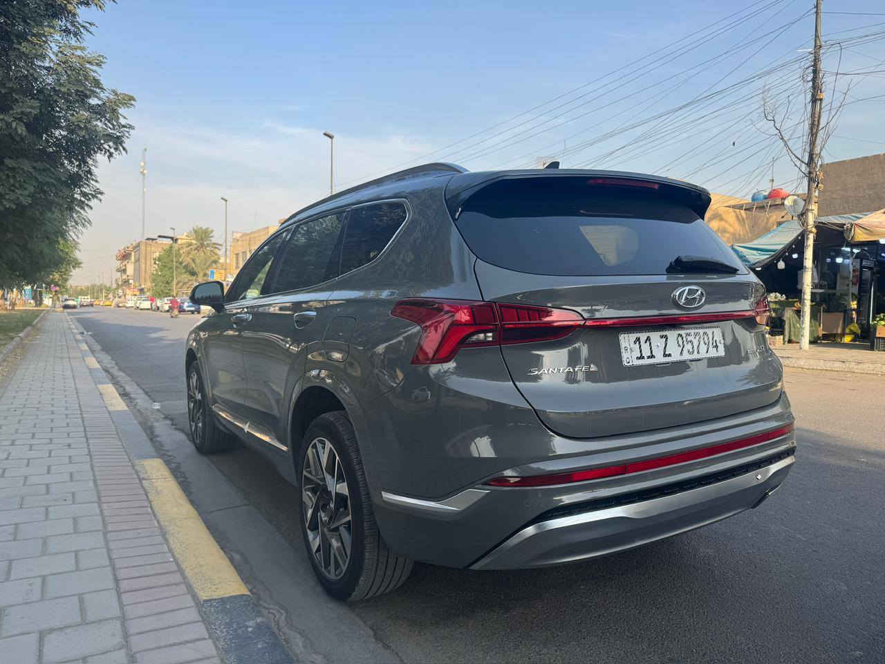 هونداي سنتافي كلكرافي 2023
السيارة اعلى فئة تجي بالسنتافي كلكرافي // لون سمنتي وداخل بيجي دخول جديد ومرقم بغداد 

الموصفات 
Engine:- 2.5L / turbo 4 cylinder 
فتحة سقف (بانوراما )
جميع كشنات السيارة كهرباء
داتشو امامية
كشن السايق خزن ميموري سيت
كشنات جلد + تدفئة تبريد + كشنات خلفية تدفئة
ستيرن تدفئة 
شاشة جبيرة كاربلي
كامرات 360  درجة
كامرات داخل الدشبول مع الاشارة 
رادارات امامية ، خلفية ،جانبية 
مانع تصادم خلفي وجانبي وامامي مع توقف ذاتي 
داخل السيارة LED متغير 10 اللوان
مري شفط مع اشارات بالمري
تنبيه خروج مسار + قيادة ذاتية 
سستم صوت 12 سماعات بنظام Harman Kardon
لايتات امامية خلفية LED + لايتات امامية بنظام LED DRL
السيارة مزودة بنظام Blue Link Telematics
جنطة كهرباء 
حساسات امامية خلفية 
ويل كروم 19 انچ
سقف شامواه(كنتارا)
4 وضعيات قيادة 
فور ويل درايف    
  اوتو بارك (تتقدم وترجع بالبصمة)
شاحن وايرليس
بردات خلفية بلادية
السيارة ماشية 7,000 mi فقط
 
الحادث  / تبديل بنيد + تكحيل بالجاملغ الامامي الايسر

للاستفسار :***********
