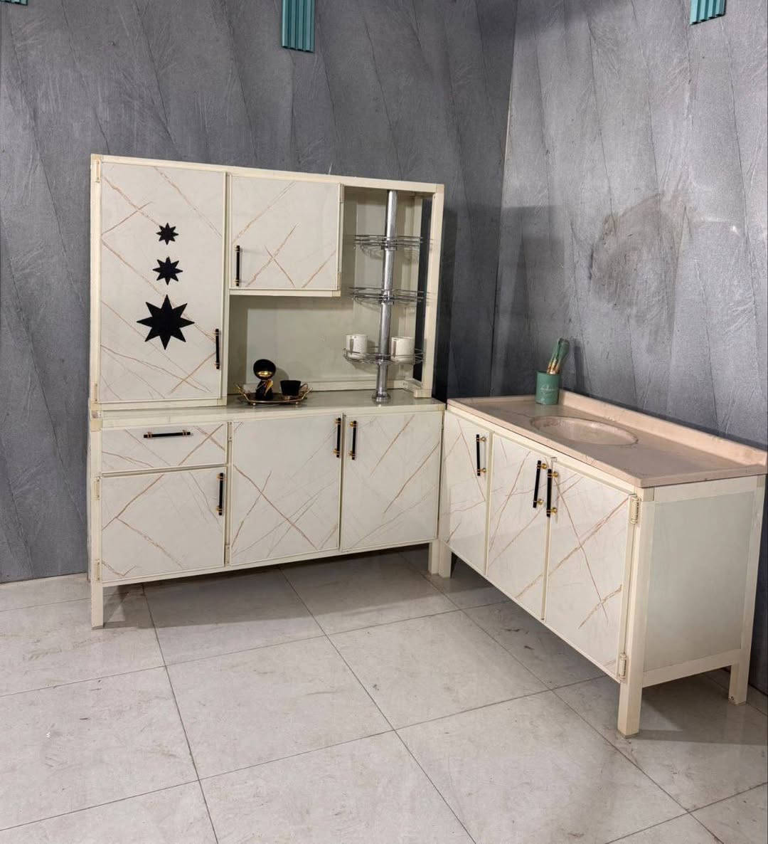 كاونتر. متر ونص 
أبو سلة.  
السنك متر وعشرين
المرمر صناعي 

السعر 250 بغداد, العراق


**إذا كنت صاحب هذا الإعلان وتريد حذفه لأي سبب، رجاءا أرسل رسالة إلى الدعم الفني**