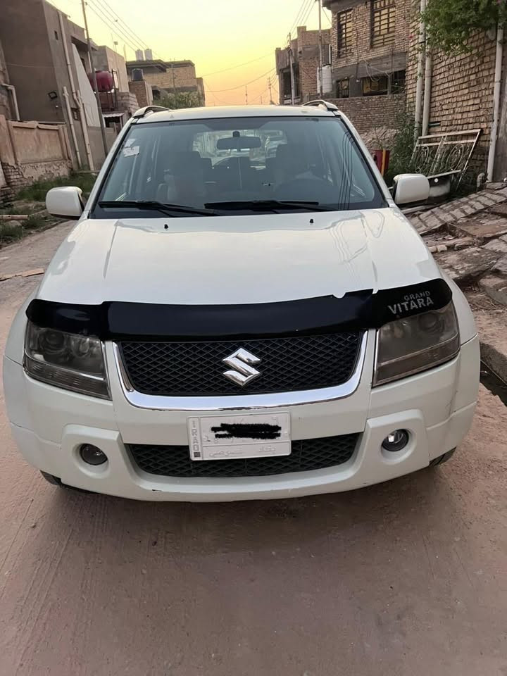 السلام عليكم  للبيع سازوكي فيتارا 2008 رقم بغداد محرك 6  2700 بصمة السعر 78 ورقة كير محرك سليم  
سنوية ل 2028 تحويل مباشر 
المكان ذي قار   
***********
