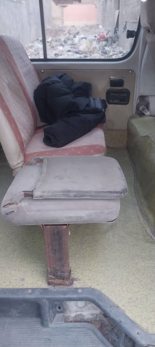 سلام وعليكم جنبي مديل 9 سياره جاهزه مكينه كير اكسن تخم تاير داخل كله جديد بيها صبغ شوي بلبنيد السعر 52 مكاني بغداد
***********
