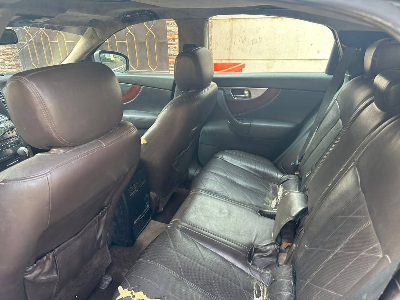 (مُكلف بالنشر)
السلام عليكم
سيارة انفينتي Fx35
موديل 2009 رقم اربيل اللون اسود
عندي وكالة بيها سنوية لغاية 2029
المحرك 3.5
محرك-گير-تبريد جيد جدا
صدر جيد
بيها ضربة من الجهة اليمنى من الطول للطول
ومصبوغة عام
السيارة موجودة ببسماية
للاستفسار الاتصال بصاحب السيارة
ابو عمار
***********
السعر 68 ورقة وبيها مجال
