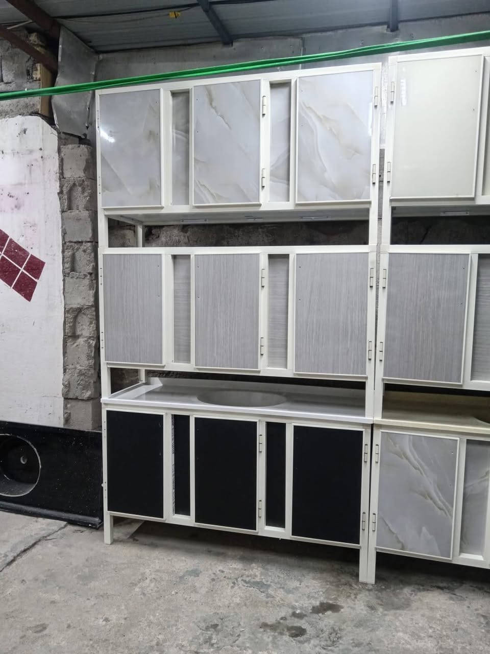 تم وصول سنكات مرمر الثقيل شقل بنل درجه أوله بلاش بسعر ذ160 لف القياس متر ونص 
العنوان بصرة حيانيه اول الاين شارع القائد 
الاستفسار *********** توصيل داخل البصره فقط
