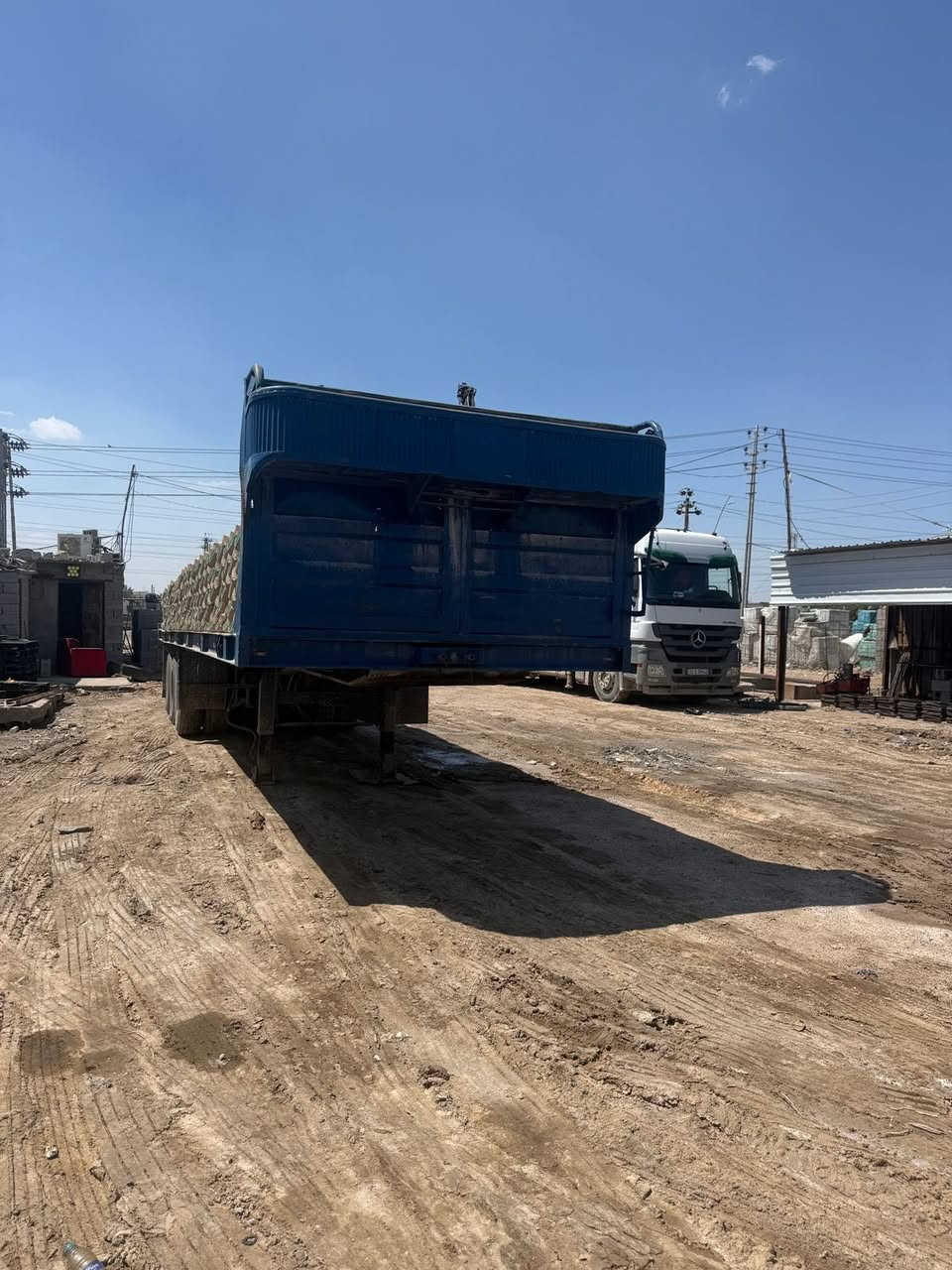 السلام عليكم عربانه للبيع حداديه 3 محاور السعر 55 للأستفسار *********** مكان بصره اني مكلف بل نشر
