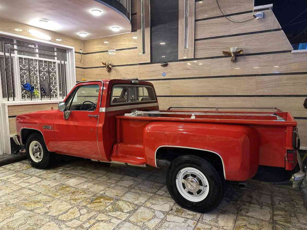 السلام عليكم 
للبيع جيمسي 1979 
علا وضع الشركه 
مكينه وكير تاهو 
رقم بصره تحويل مباشر 
عنوان بغداد 
***********
