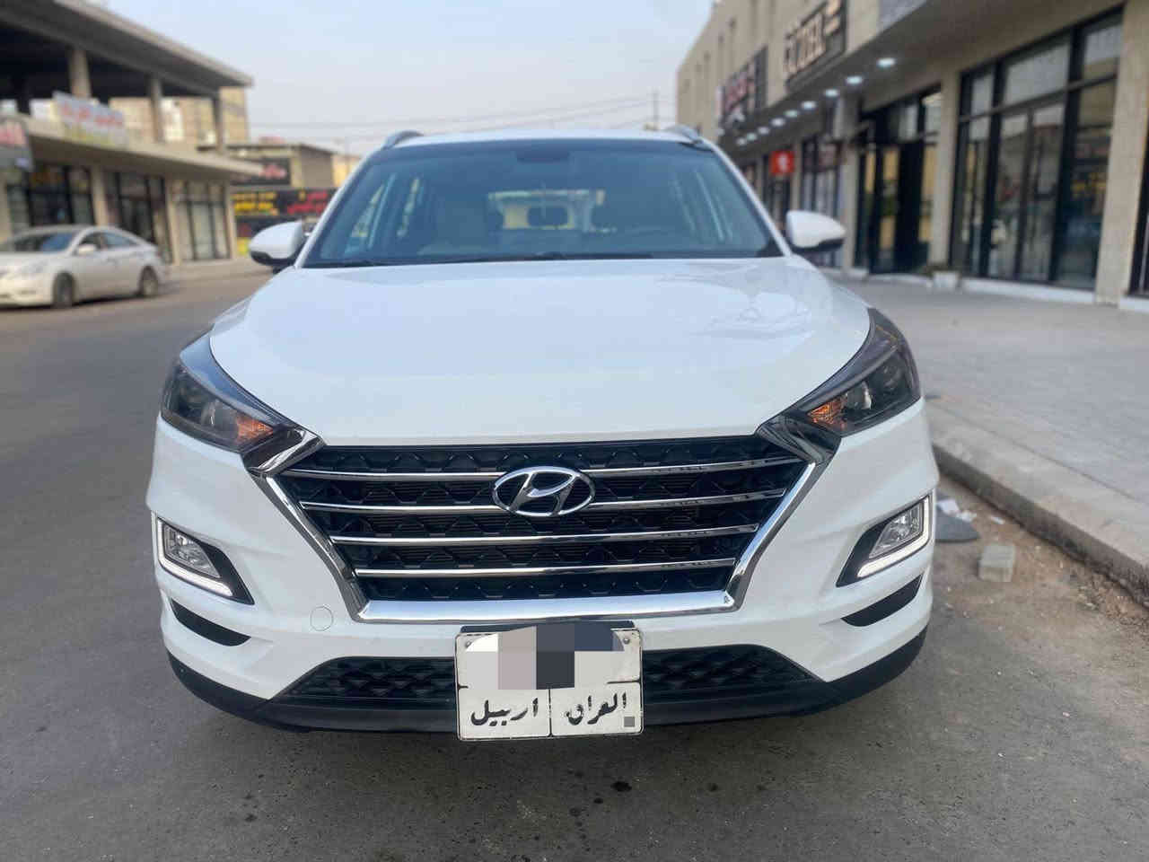 سلام عليكم توكسان 2020 سيارة كلش نضيفه ماعايزة بيهة 3مكانات بارد كلش خفيف موضحات بل سونار مكان السيارة نجف السعر 185قفل السونار داخل المنشور مامتواجد عل فيس 
*********** النجف, العراق
