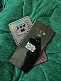 كلكسي نوت ٩ شرق اوسط ذاكرته ١٢٨   دبل سيم كارت  نظيف وكله شغال  سعره ٢...