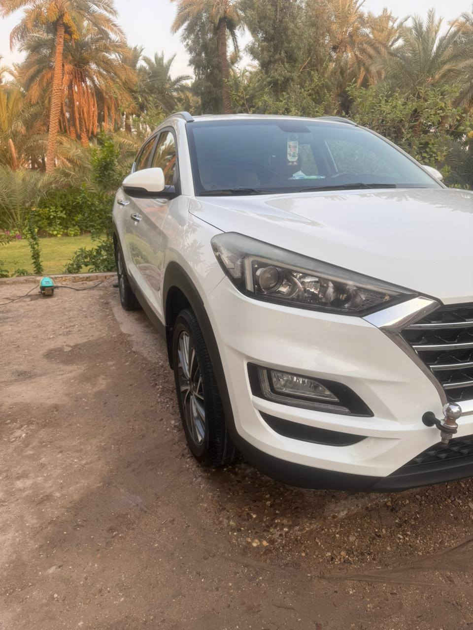 السلام عليكم مكلف بالنشر 
توسان ٢٠٢٠ استلام شركة 
رقم بغداد بيها طخة باب لصف سايق ومعدلة على البارد وشخط باب سايق والي وره ومرشوش والباقي كله مكفول تحويل ثاني يوم سعر 200$ ورقه عنوان السياره بابل
حسام ***********
