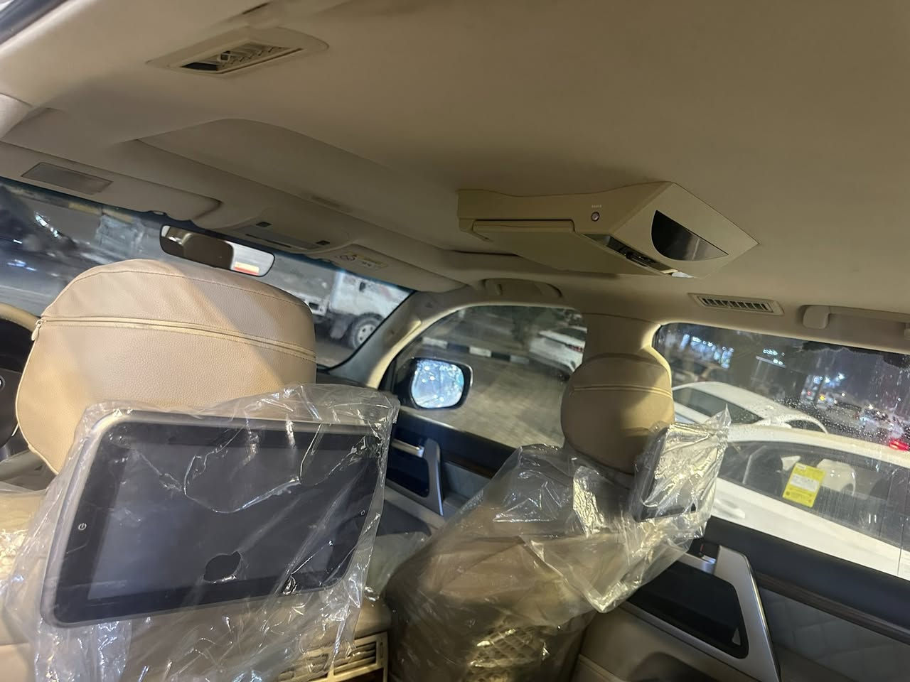 لاندكروز VXR  2016
سياره كفاله عده بارد جداً بسيط الجاملغ الامامي 
محرك 5700 مواصفاتها فووول 
ماشيه 190 الف كيلو 
بصمات 
سلايت 
ويل كروم 
كراسي كهرباء 
شاشات عدد 4 DVD
دبل ماوس 
مري كهرباء واغلاق قلاب عند الرجوع 
ومواصفات كثيره 
رقم اربيل 
مكانها نجف
‭0772 669 6677‬
السعر 470
