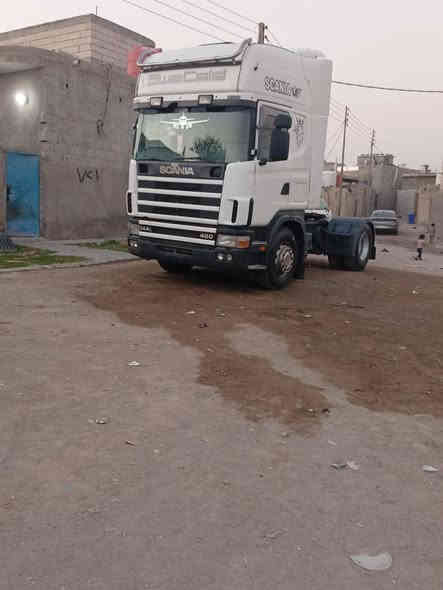 سلام عليكم سكانيا رأس تريله مربوط فلات رقم بغداد وجاهز لتحويل موديل ٢٠٠١ مشروع وطني تستلم لوحات إنكليزي بسمك سياره جديده احله من الصوره السعر ١٧٠ وقابل للتفاوض رقم موبايلي ***********
