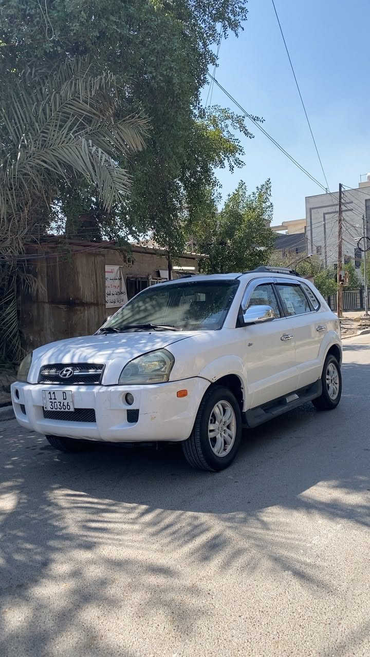 السلام عليكم 
توكسان موديل 2006 خليجي حجم المحرك 2700 دوش
كير محرك تبريد حداديه تاخم تاير اليت زنون سيارة جاهزه 
كفاله السياره رقم بغداد الدولي مكاني بغداد حي الخضراء 
سعر  85  تصال ***********
