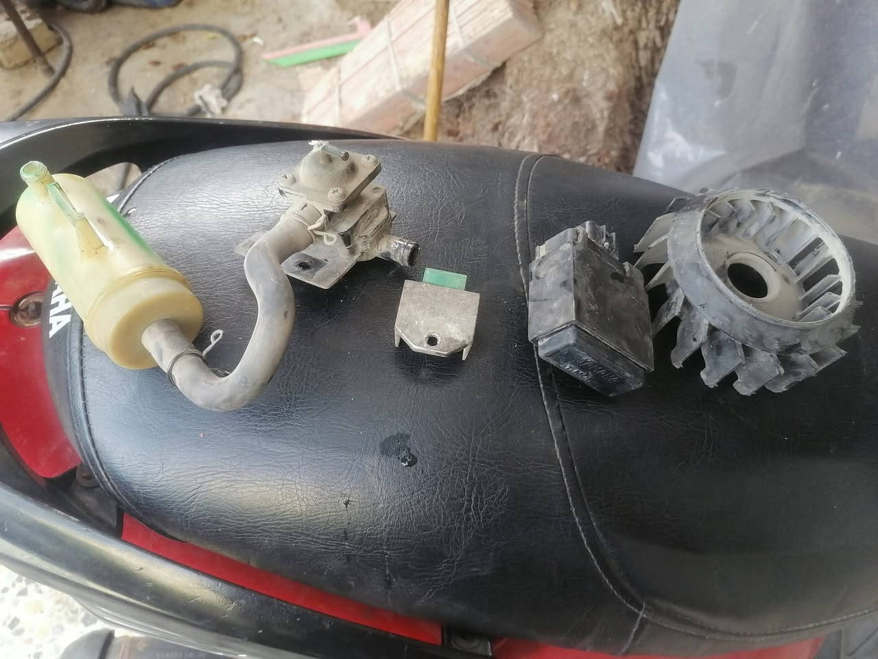 السلام عليكم
عندي غراض ماكس منغولي
كابريتر كلجات خلفي امامي وقايش
صالنصه لحيه كلهن شلع للبيع مكاني بغداد
سعرهن ٤٠ الف كلهن شلع
***********
