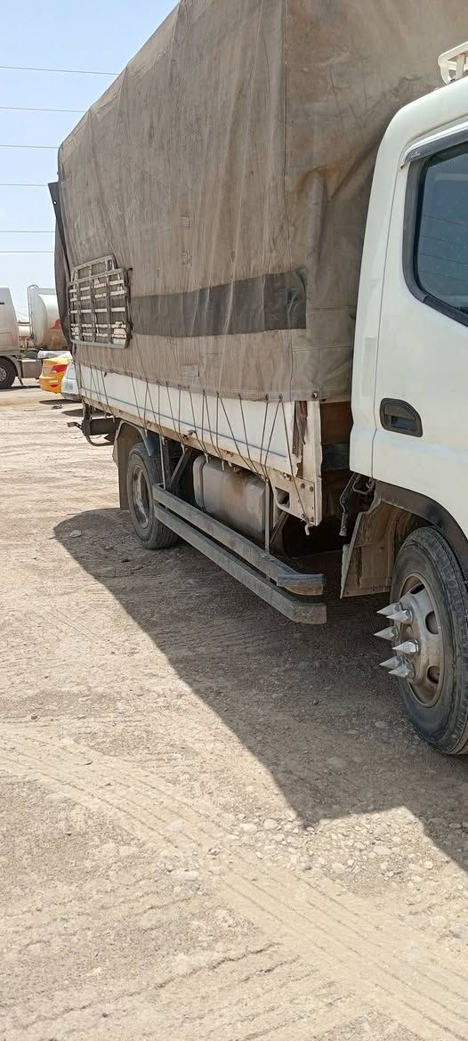 كنتر للبيع موديل 2009 گير محرك اكسل سعر 165 بالشرط بونيت  صبغ تاير 17,5 مكان كركوك رقم موبايل ***********,***********
