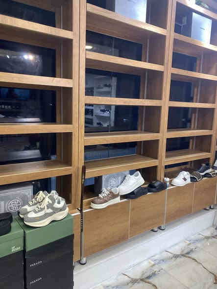 عندي هاي الرفوف عدد ٥ +بوفيات خزن الطول ٢٥٠ والعرض ١٠٠  ***********
