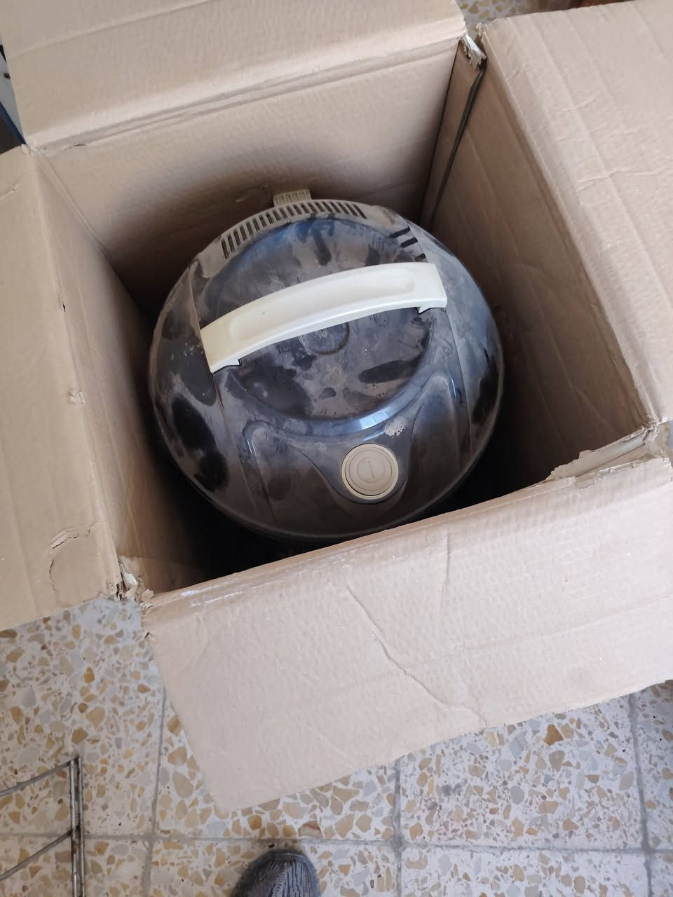 السلام عليكم
مجمده للبيع السعر 280 الف درجه اولى

مكنسه كهربائي شغاله 30 الف

صوبه نفطيه 30 الف

مكانهن كربلاء شارع ميثم التمار
ما متواجد ع الفيس فقط واتساب 
***********
