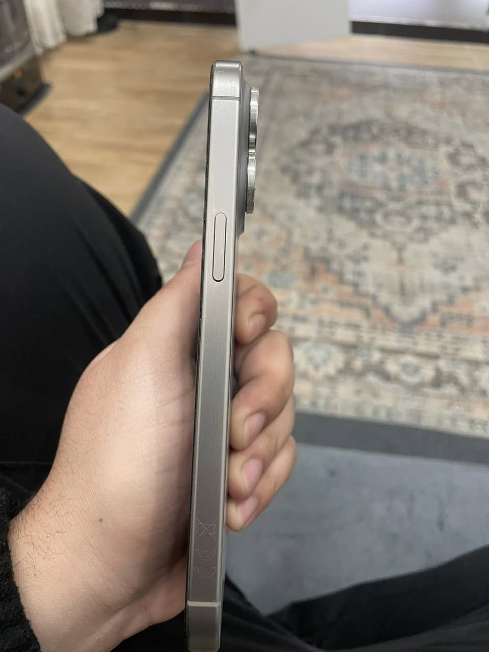 ايفون 15 pro max لون تيتانيوم شرق اوسط البطارية 88 غير داخل تصليح مكفول جهاز نظيف حيل كما موضح بالصور 
العنوان بغداد البلديات 
السعر مليون و 75 الف و بي مجال بسيط


**إذا كنت صاحب هذا الإعلان وتريد حذفه لأي سبب، رجاءا أرسل رسالة إلى الدعم الفني**