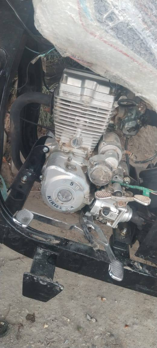 محرك. دايون  للبيع.   شغال. وشرط لفحص
هوه   ول. بوكس كير.  تجي تشغلا. وشوفه.  وتاخذه. بسعر مناسب
شراي. يتصل. مكاني. ناصريه شارع ٣٠.       هاتف. ***********
