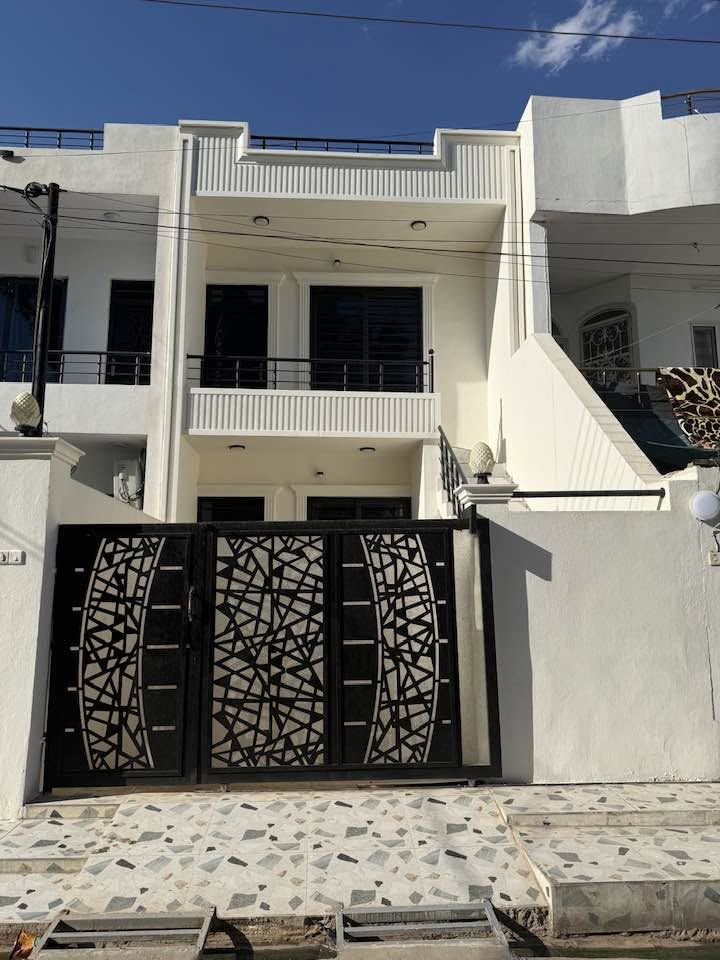 عقار للبيع ✨

بيت صفر طابق او نص للبيع فول نضام دكتات

طابق الاول يحتوي على غرفة نوم و هول وصحيات 

طابق الثاني يحتوي على غرفة نوم مع السطح 

الموقع: حي العسكري قرب جامع معراج

للاستفسار: ***********
