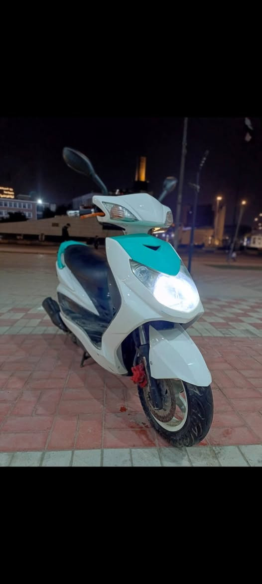 سلام عليكم من رخصه الادمن دراجه سكنس فحل نوزل خطين مكفوله كفاله عامه بعدها بحاله هماشيه ٢٠ الف كل نقص مابيهه جيب فيتر وافحص  السعر ٧٥٠ مكاني بغداد قرب مقهى البيروتي *********** بغداد, العراق
