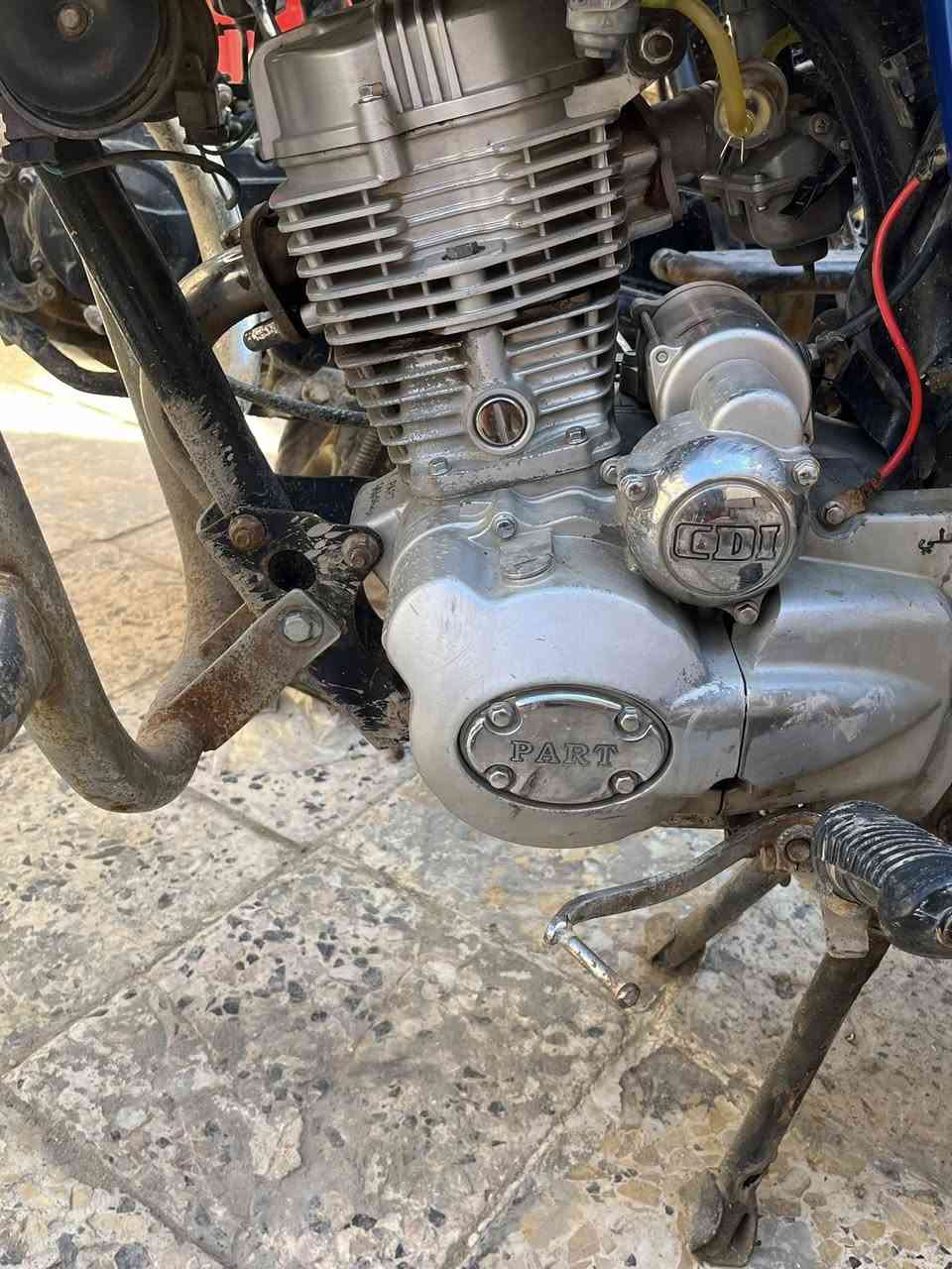 سلام عليكم بارت مرقم
شاصي ١٩ 
الغراض ٢٥ 
محرك ٢٣ ناعم كلش ترايك وين ما تريد 
دبلات امامي جدد
كشن مغلف جديد 
دشبول جديد 
مفتوحه مره وحده صاله يومين من نفتحت 
دراجه ما متعوبه حلوه وما مشتغله دلفري بحياته 
رقم مميز حلو 
نقصه الاشاير عوزهن ربط وباتري عوزه شحن وتيزاب 
دراجه بسمي سنويه لحد ٢٠٣٠
شرط تحويل ما بيع بدون تحويل 

مكاني ناصريه حي شهداء 
***********
900قفل
